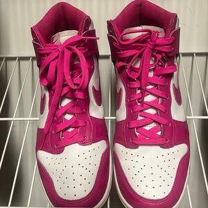 Nike Womens size 9 Dunk Hightop color Pink Prime